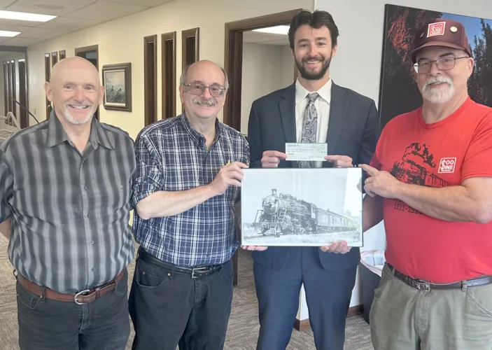 Gladstone Lions donate to steam engine authority